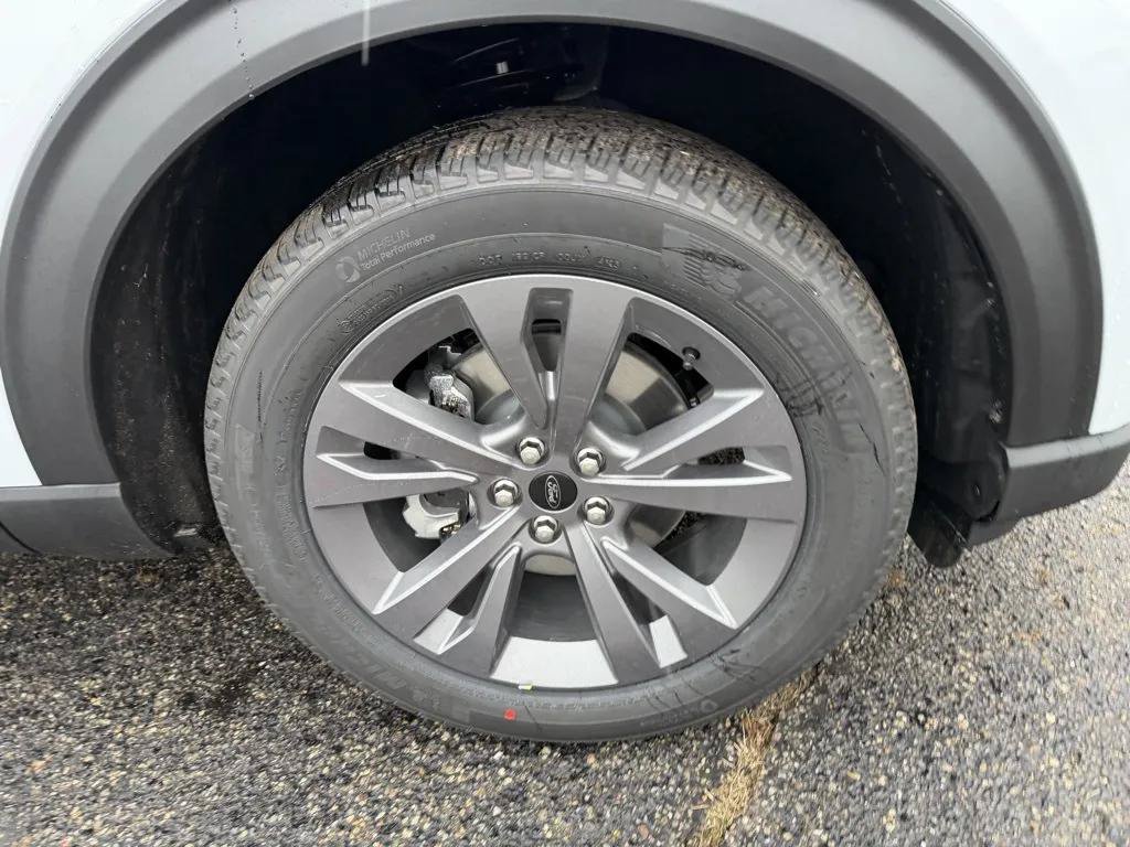 New 2026 Ford Explorer Active w/ Active Comfort Package AWD/4WD image 23