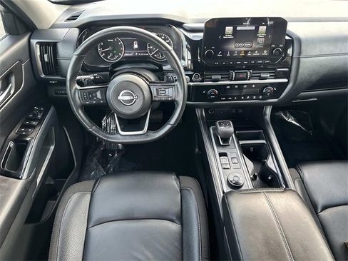 Used 2023 Nissan Pathfinder SL image 9