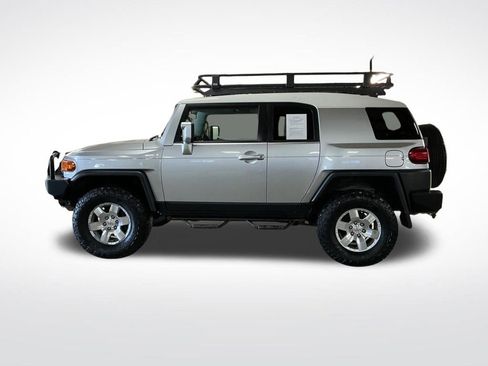 Used 2007 Toyota FJ Cruiser 4WD image 2