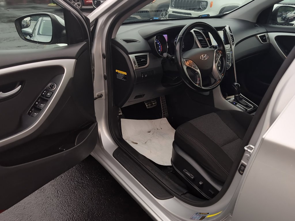 Used 2016 Hyundai Elantra GT w/ Option Group 02 FWD image 14