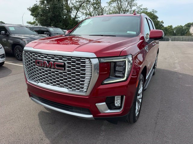 Used 2024 GMC Yukon Denali AWD/4WD image 3