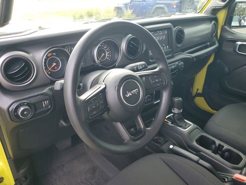 Used 2023 Jeep Wrangler Sport image 21