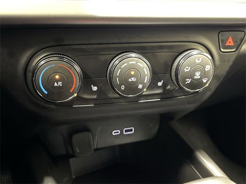 Certified 2024 Chevrolet Trax RS w/ Driver Confidence Package image 18