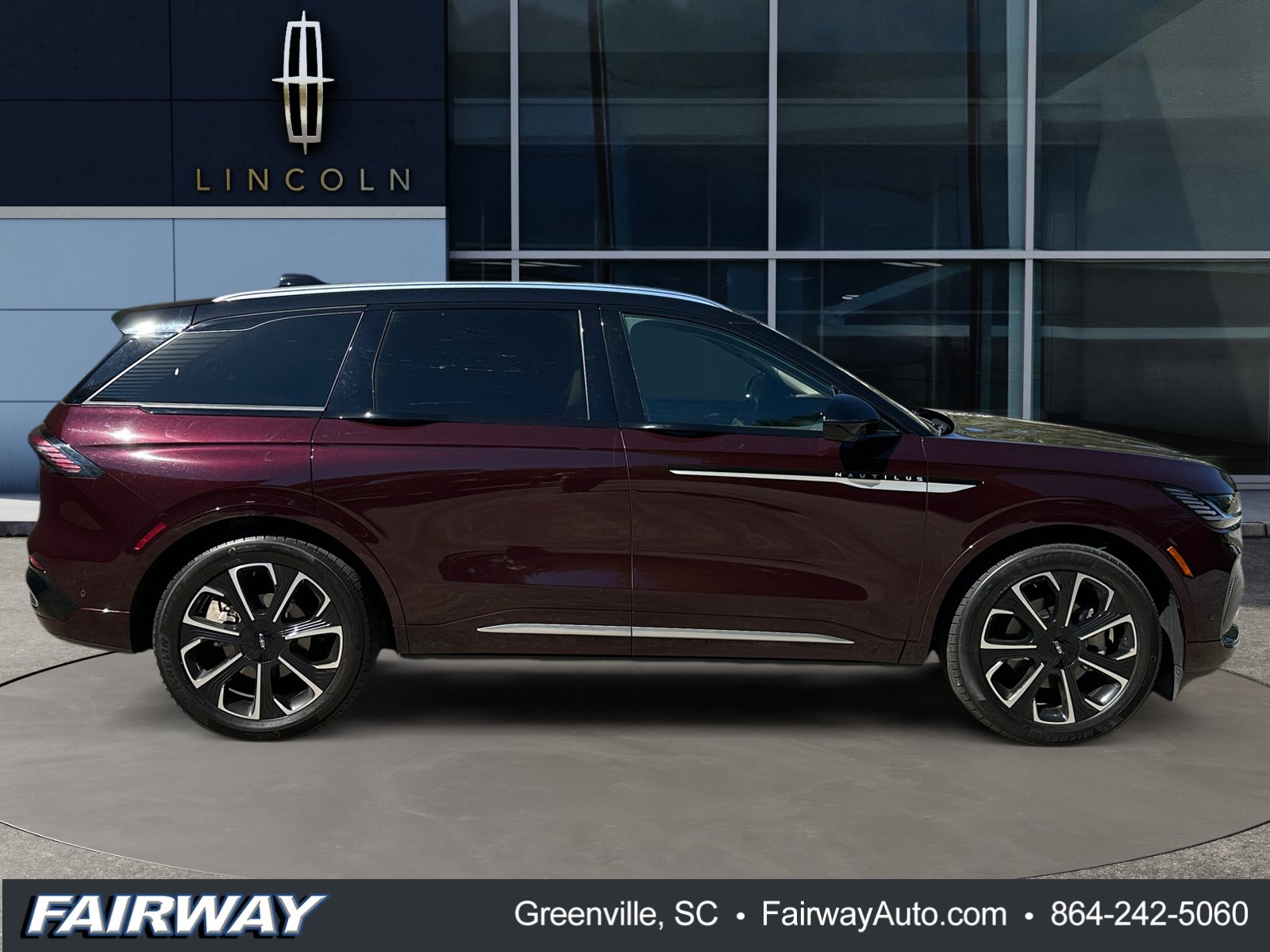 Used 2024 Lincoln Nautilus Reserve w/ Equipment Group 203A AWD/4WD image 9