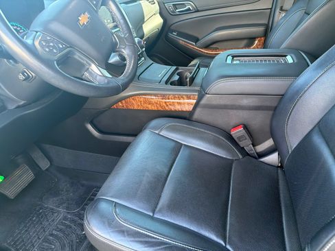 Used 2019 Chevrolet Suburban Premier AWD/4WD image 5