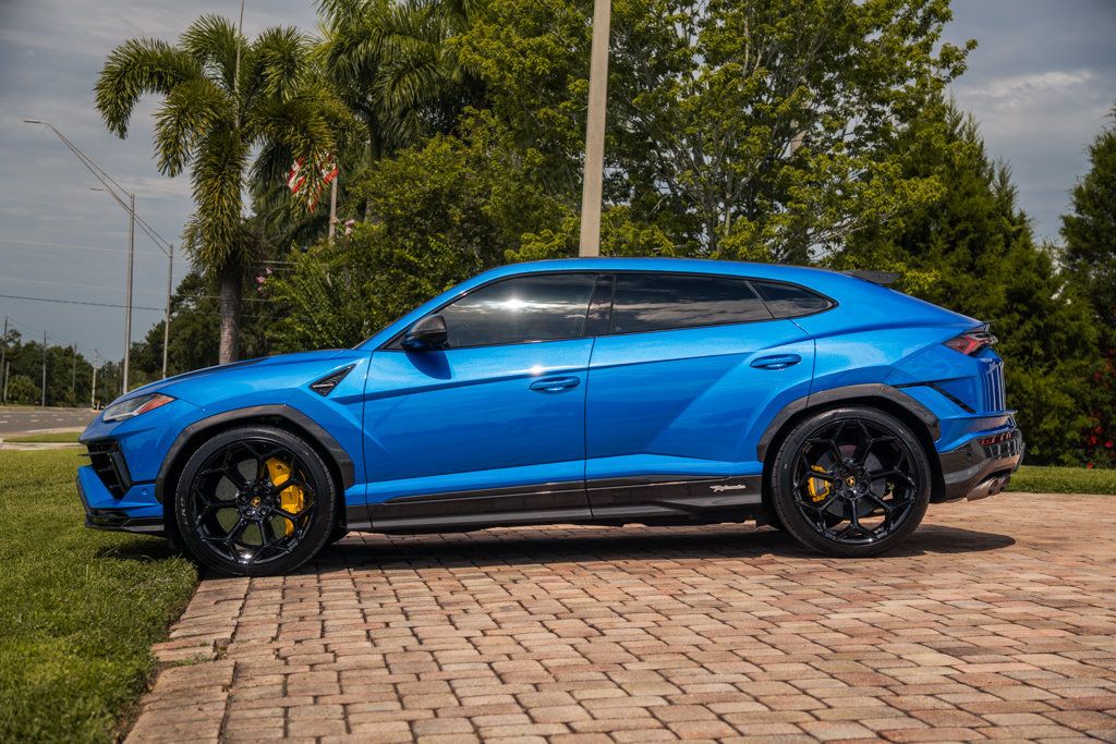 Used 2024 Lamborghini Urus Performante AWD/4WD image 2