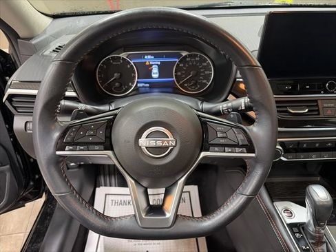 Used 2023 Nissan Altima 2.5 SR w/ SR Premium Package AWD/4WD image 5