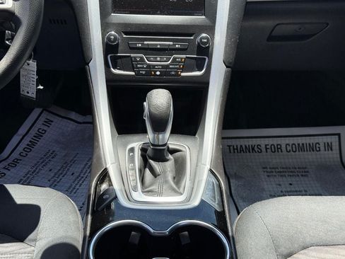 Used 2016 Ford Fusion SE FWD image 15