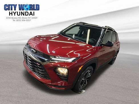 Used 2022 Chevrolet TrailBlazer RS FWD image 1
