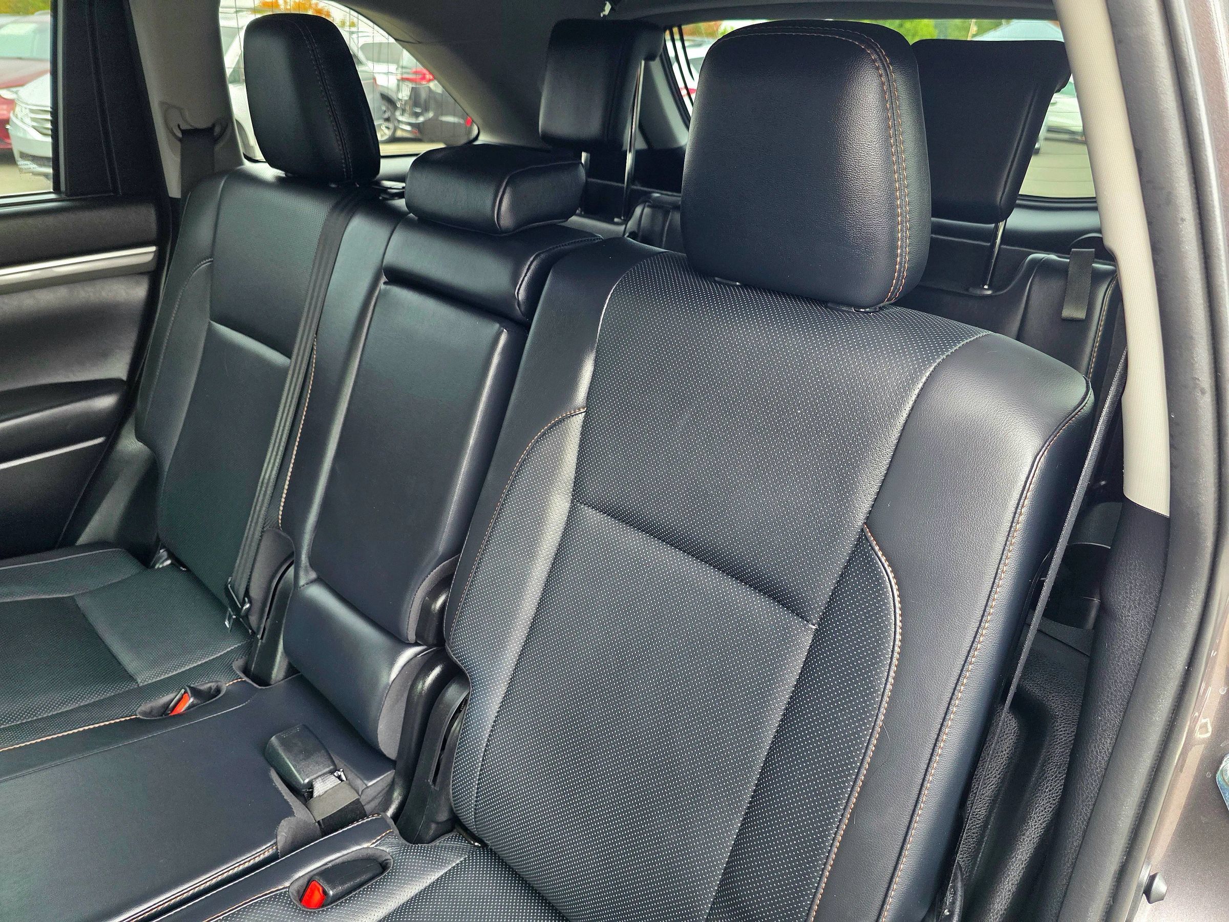 Used 2019 Toyota Highlander Limited AWD/4WD image 54