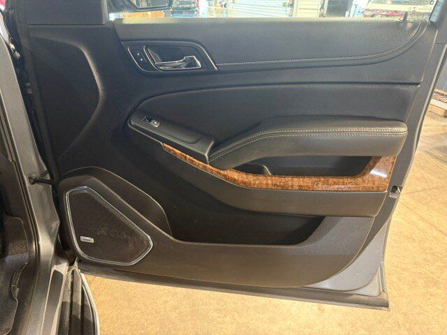 Used 2018 Chevrolet Suburban Premier AWD/4WD image 11