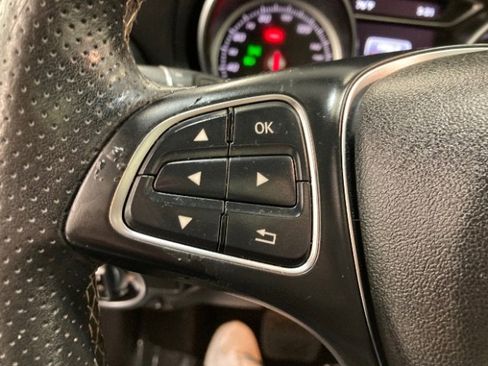 Used 2018 Mercedes-Benz CLA 250 image 28