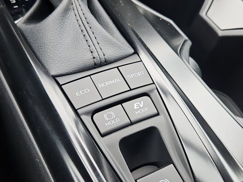 New 2026 Toyota Camry Hybrid AWD/4WD image 11