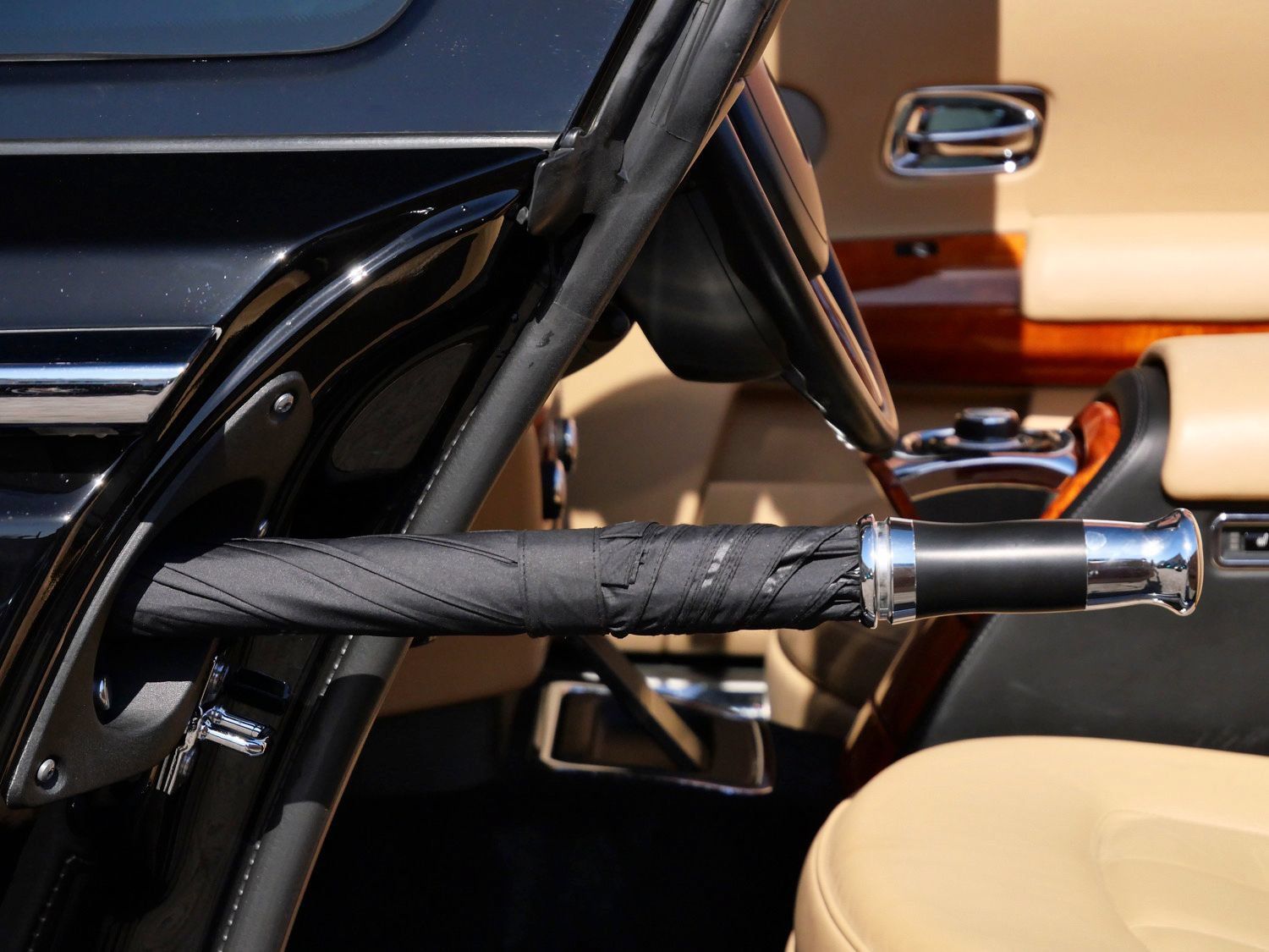 Certified 2013 Rolls-Royce Phantom Drophead Coupe RWD image 6