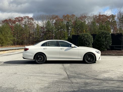 Used 2022 Mercedes-Benz E 450 E 450 w/ Driver Assistance Package image 5