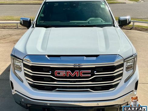 Used 2022 GMC Sierra 1500 SLT image 11