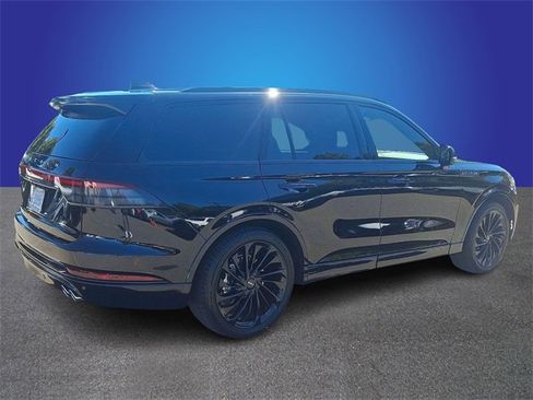 Used 2025 Lincoln Aviator Reserve w/ Jet Appearance Package image 5