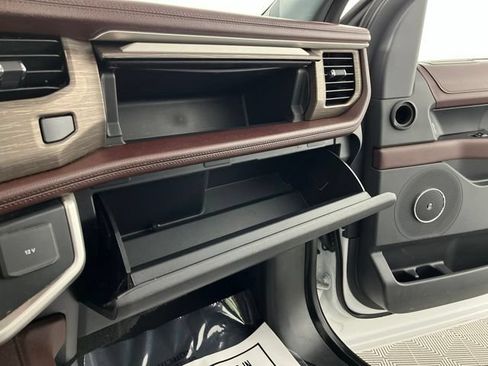 Used 2024 Ford Expedition Max Limited AWD/4WD image 40