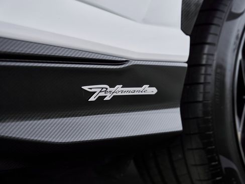 Used 2024 Lamborghini Urus Performante image 14