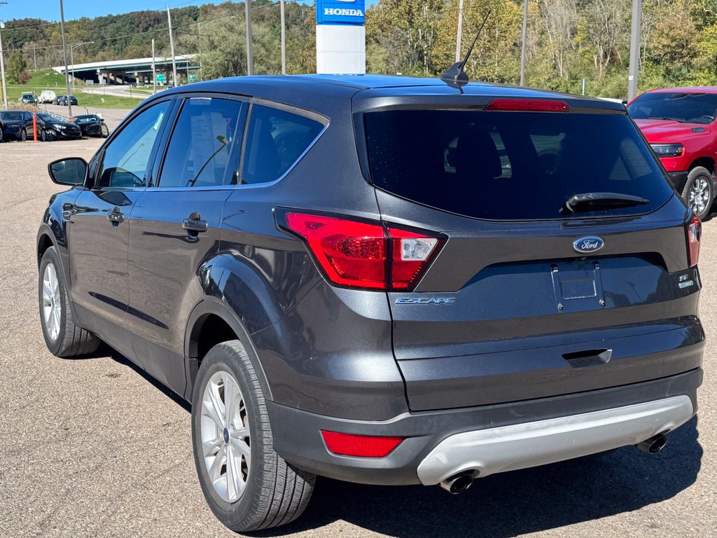 Used 2019 Ford Escape SE FWD image 5