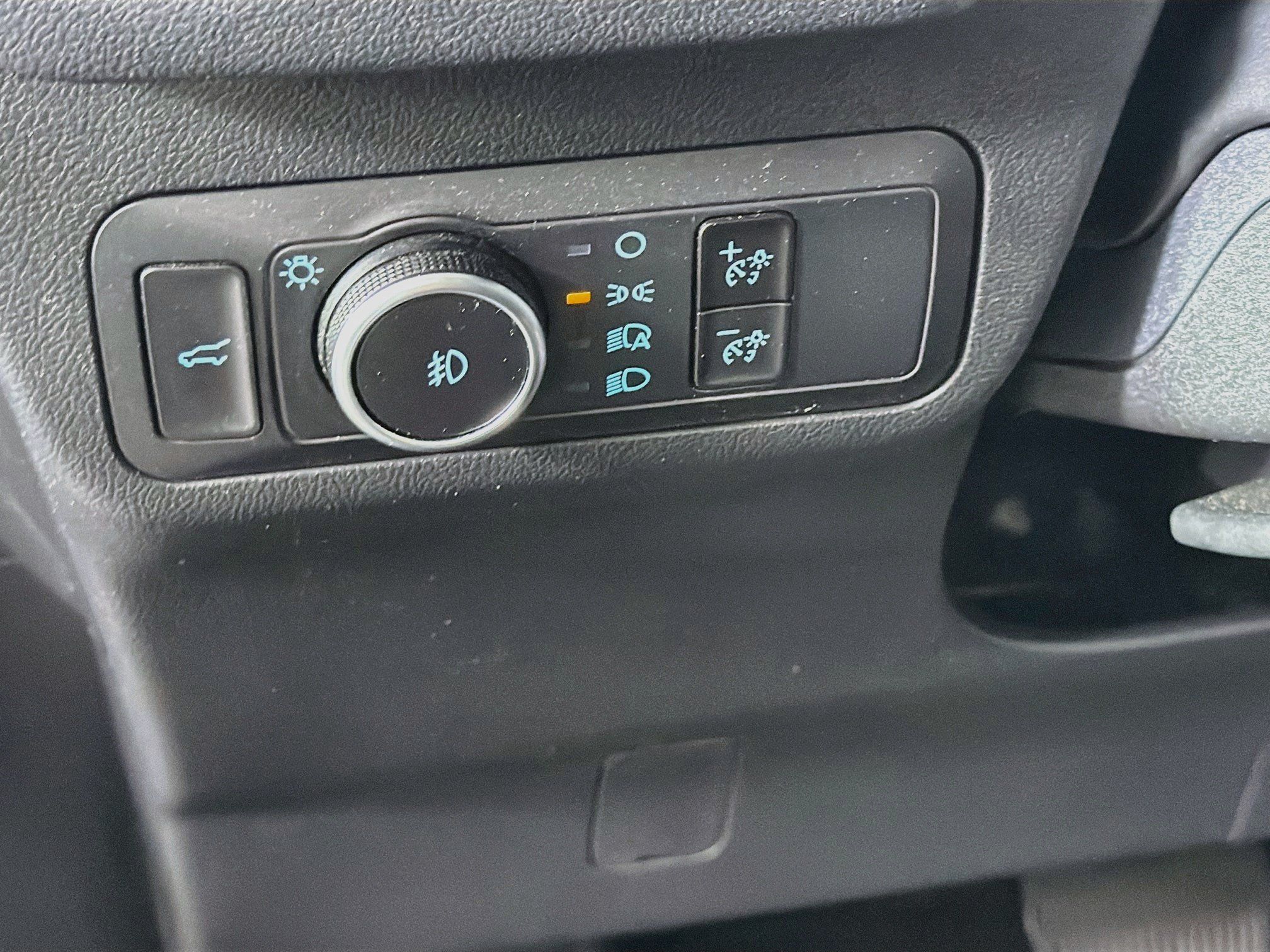 Used 2025 Ford Escape Platinum AWD/4WD image 16