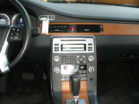 Used 2010 Volvo S80 3.2 image 30