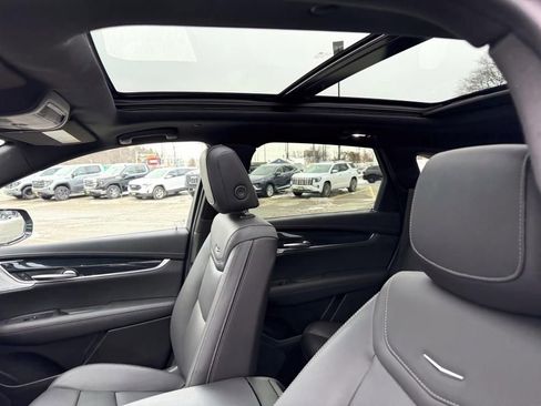 Used 2025 Cadillac XT5 Premium Luxury image 14