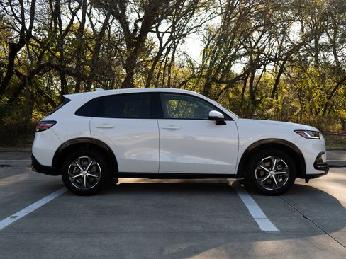 Certified 2025 Honda HR-V EX-L image 10