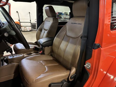 Used 2015 Jeep Wrangler Rubicon w/ Power Convenience Group image 33