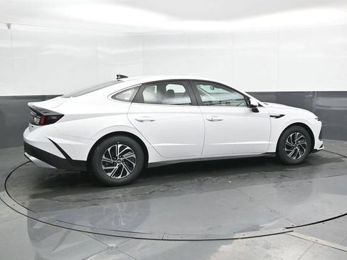 New 2026 Hyundai Sonata Blue FWD image 2