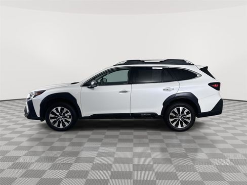 Used 2024 Subaru Outback Touring AWD/4WD image 4