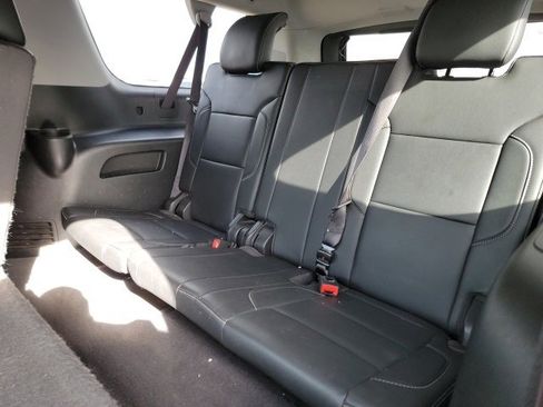 Used 2019 Chevrolet Suburban LT image 12