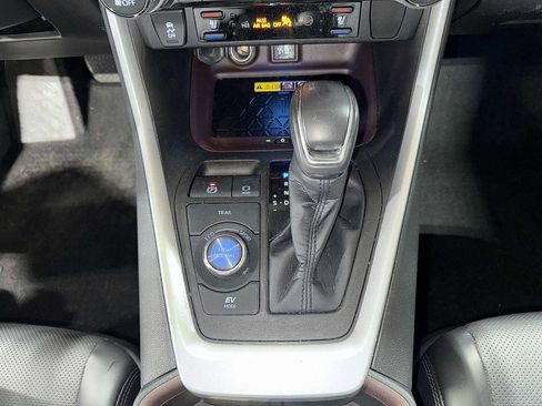 Used 2023 Toyota RAV4 Limited image 35