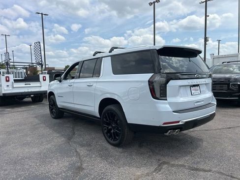 New 2026 Chevrolet Suburban High Country AWD/4WD image 5
