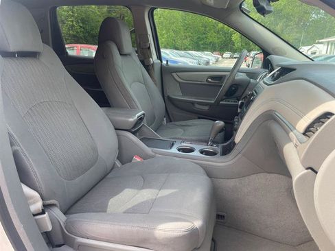 Used 2013 Chevrolet Traverse LS FWD image 12