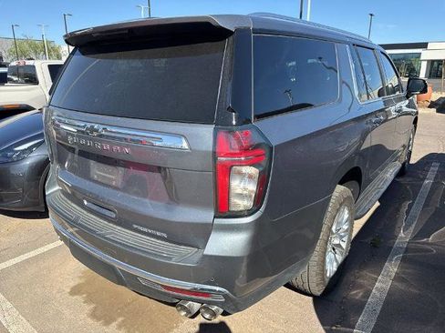 Used 2022 Chevrolet Suburban Premier w/ Premium Package image 3