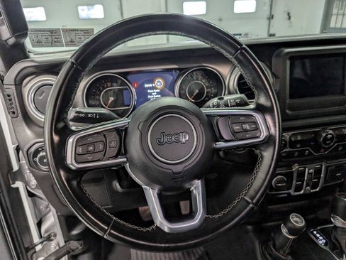 Used 2020 Jeep Wrangler Unlimited Sahara AWD/4WD image 36