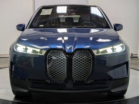 Used 2024 BMW iX xDrive50 w/ Premium Package AWD/4WD image 3