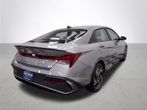 Used 2025 Hyundai Elantra Sport FWD image 15