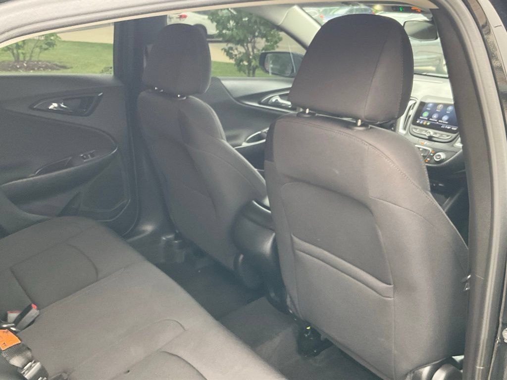 Used 2025 Chevrolet Malibu LS FWD image 15