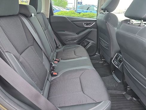 Used 2023 Subaru Forester Premium image 31