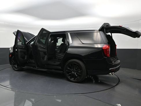 Used 2021 GMC Yukon Denali w/ Denali Ultimate Package AWD/4WD image 31