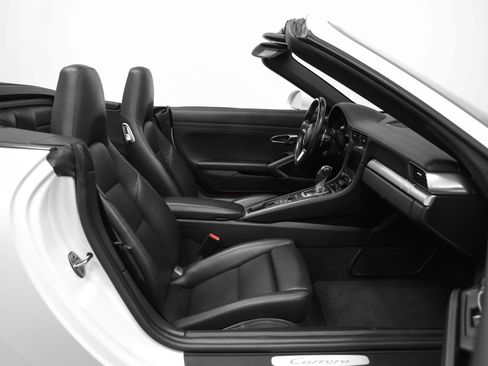 Certified 2017 Porsche 911 Carrera RWD image 24