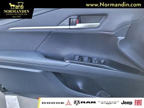 Used 2025 Toyota Camry LE FWD image 15