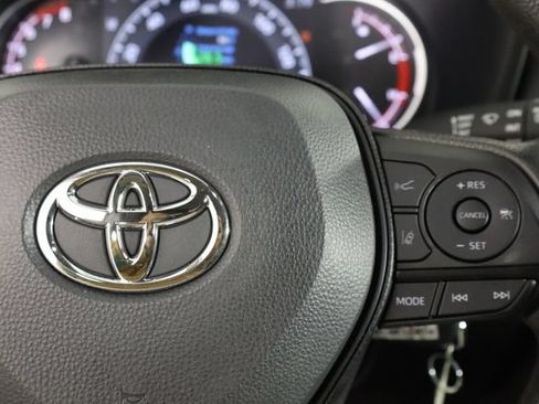 Used 2025 Toyota RAV4 LE FWD image 10