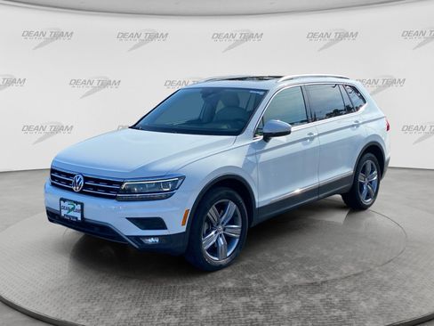 Used 2018 Volkswagen Tiguan SEL Premium AWD/4WD image 3