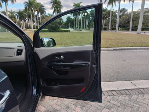 Used 2016 Kia Sedona SX Limited image 37