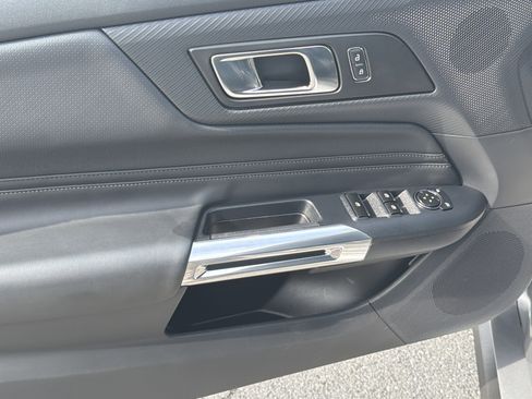Used 2025 Ford Mustang Premium image 15