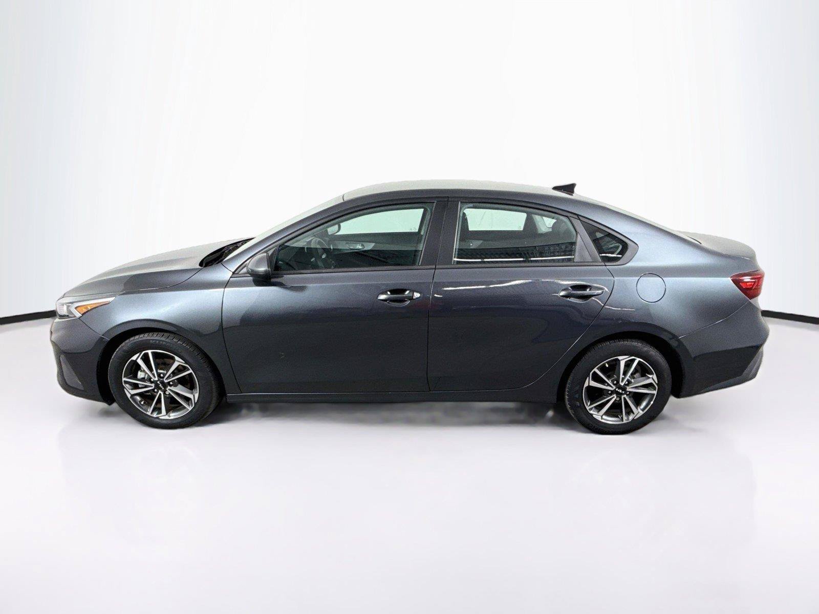 Used 2023 Kia Forte LXS FWD image 2