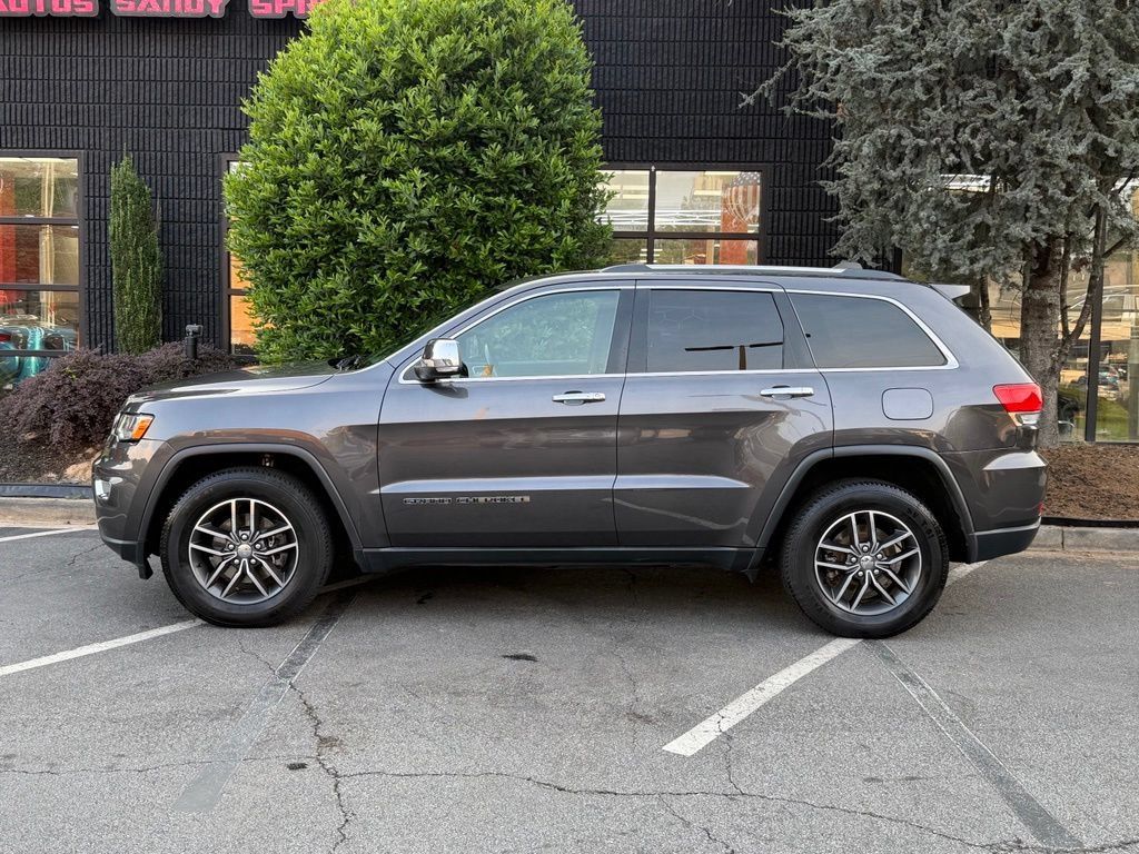 Used 2017 Jeep Grand Cherokee Limited w/ Trailer Tow Group IV AWD/4WD image 9